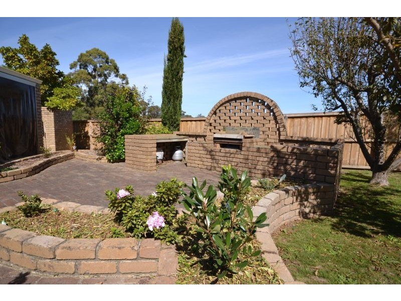 5 Sainsbury Court, Mount Clear VIC 3350