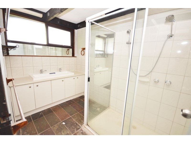 35 Carrigans Lane, Snake Valley VIC 3351