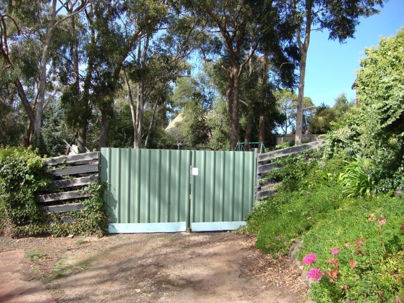 3 Geoffrey Grove, Mount Clear VIC 3350