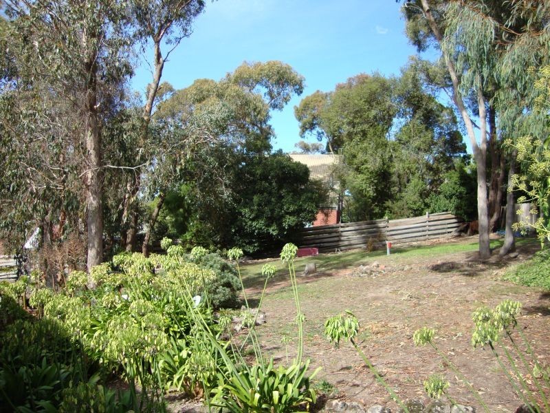 3 Geoffrey Grove, Mount Clear VIC 3350