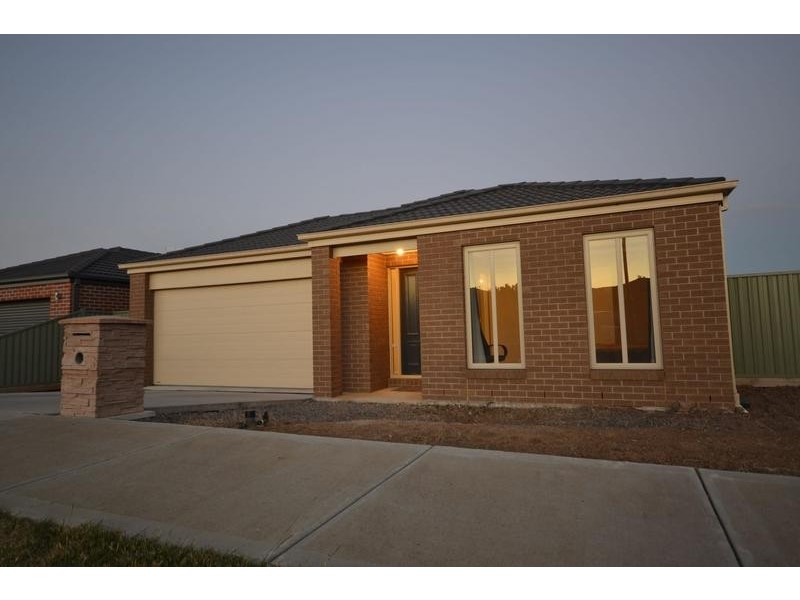 17 Waterside Close, Miners Rest VIC 3352