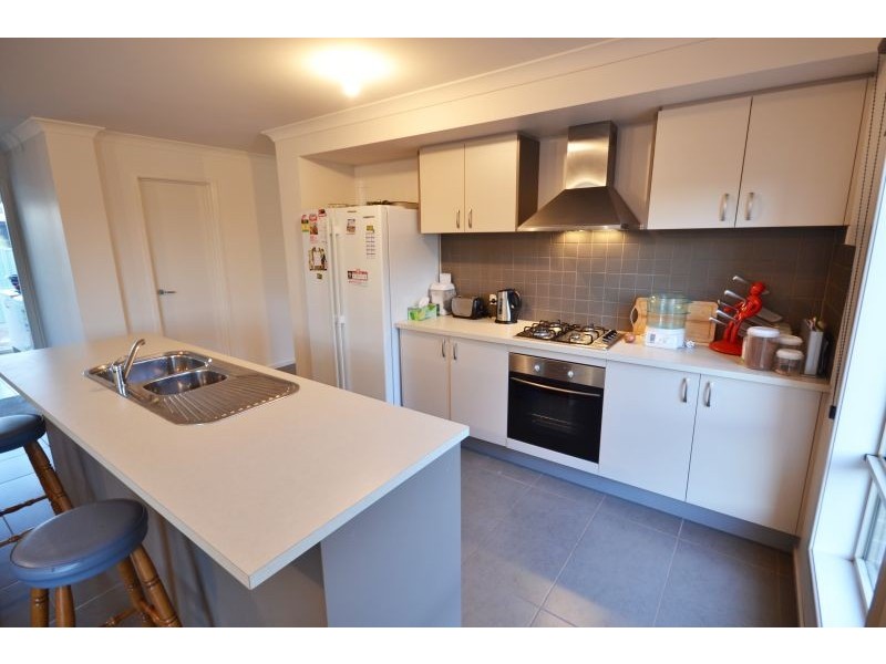 17 Waterside Close, Miners Rest VIC 3352