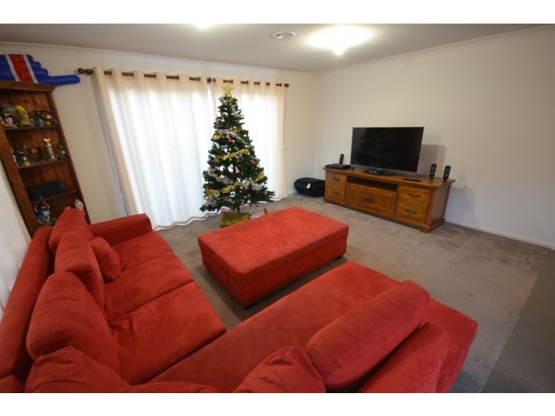 17 Waterside Close, Miners Rest VIC 3352