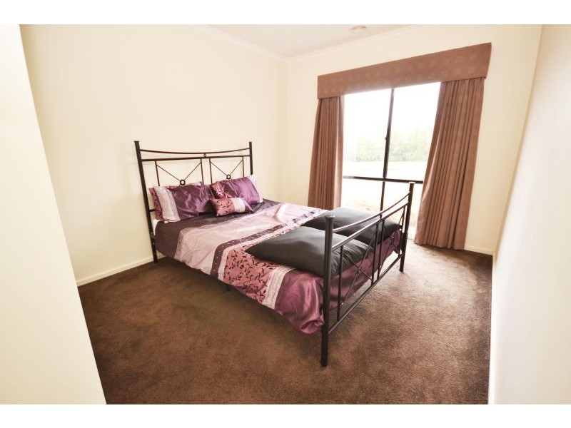 6a Creek Street, Miners Rest VIC 3352