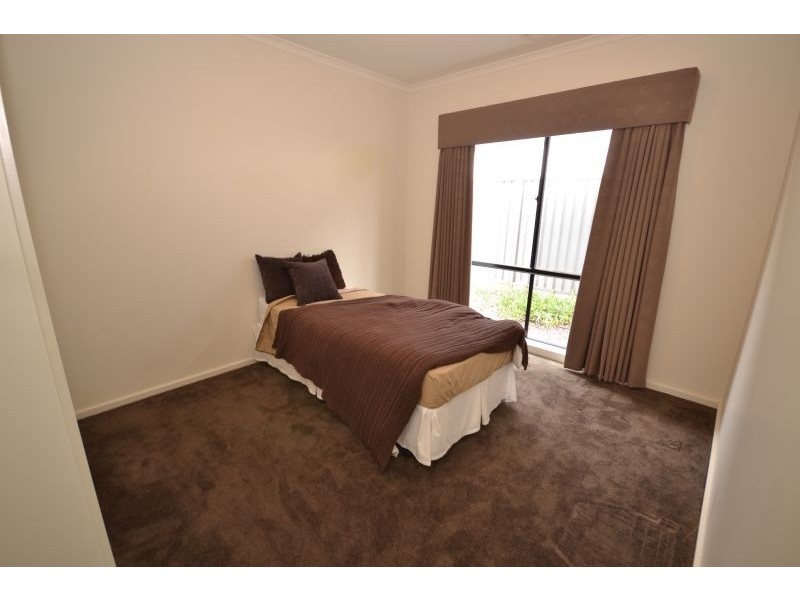 6a Creek Street, Miners Rest VIC 3352