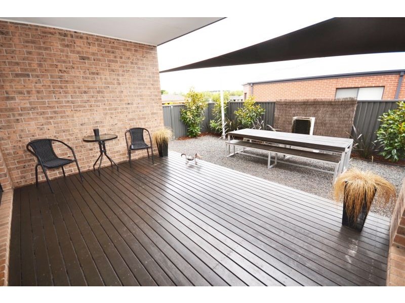 6a Creek Street, Miners Rest VIC 3352