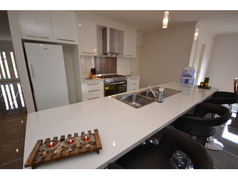 2 Bult Close, Miners Rest VIC 3352