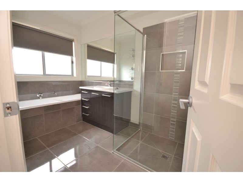 2 Bult Close, Miners Rest VIC 3352