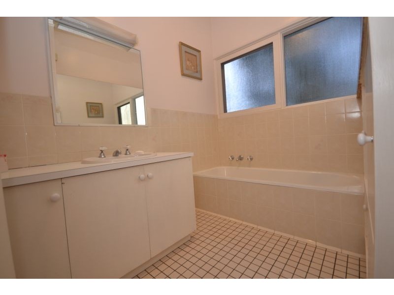 31 Jacksons Road, Brown Hill VIC 3350