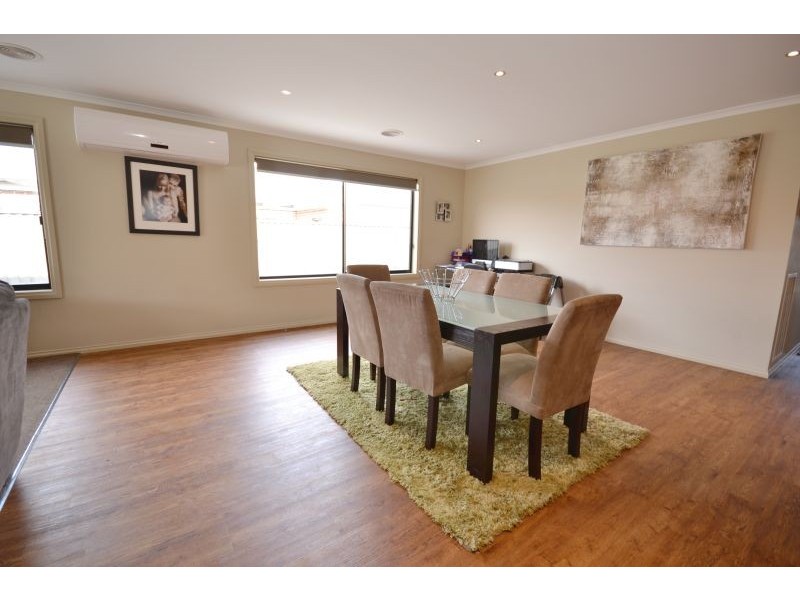 19 Holstein Close, Delacombe VIC 3356