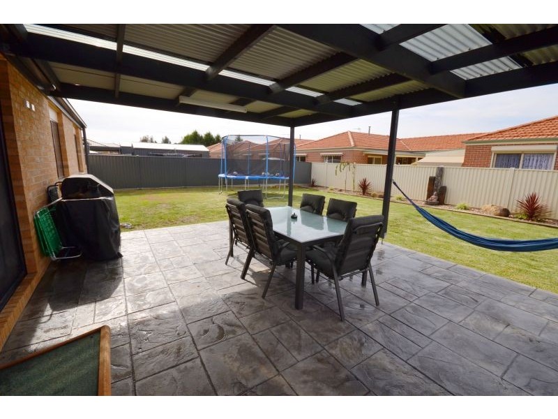 19 Holstein Close, Delacombe VIC 3356