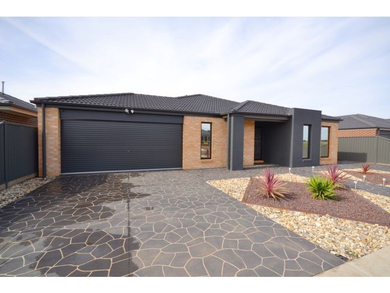 19 Holstein Close, Delacombe VIC 3356