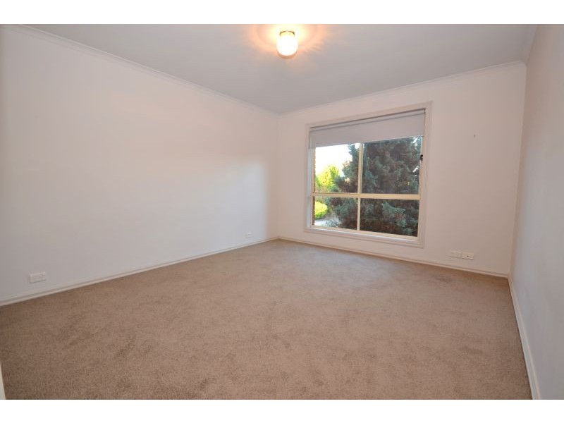 1/106 Whitehorse Road, Mount Clear VIC 3350