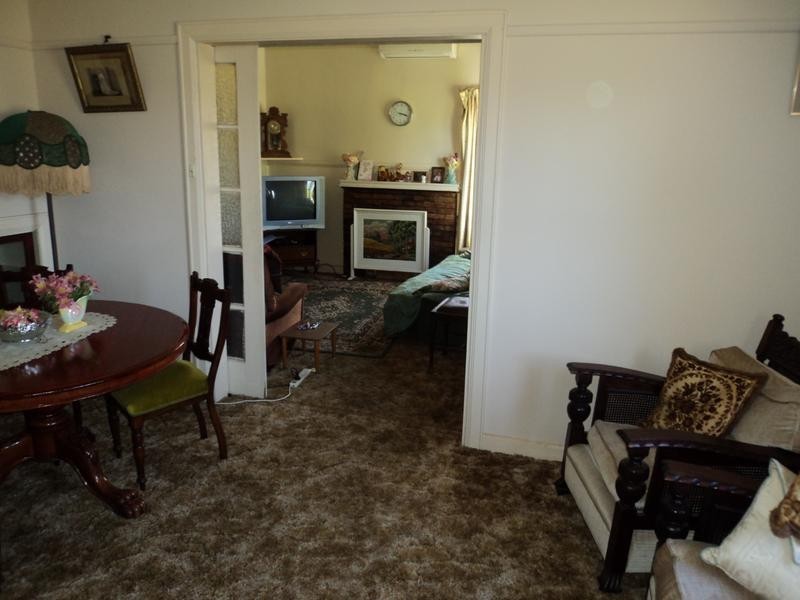 24 Park Road, Beaufort VIC 3373