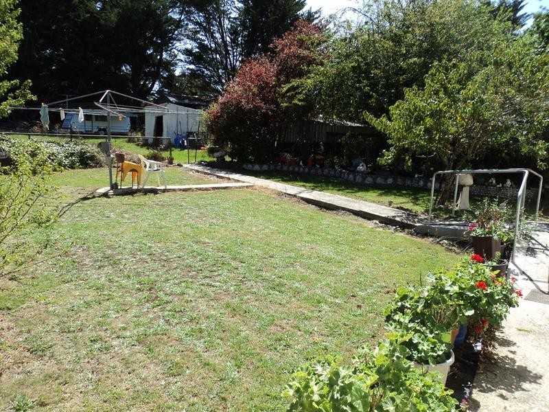 24 Park Road, Beaufort VIC 3373