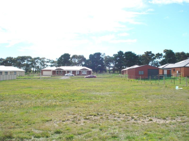 27 Diamond Drive, Cardigan Village VIC 3352