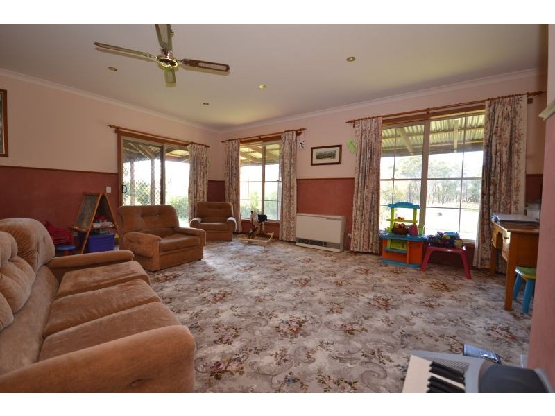 35 Doble Road, Smythes Creek VIC 3351