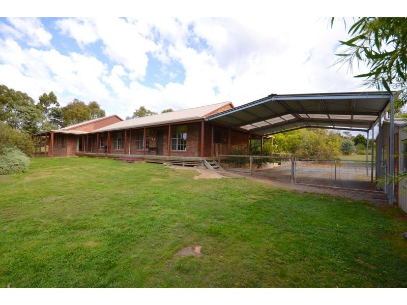 35 Doble Road, Smythes Creek VIC 3351