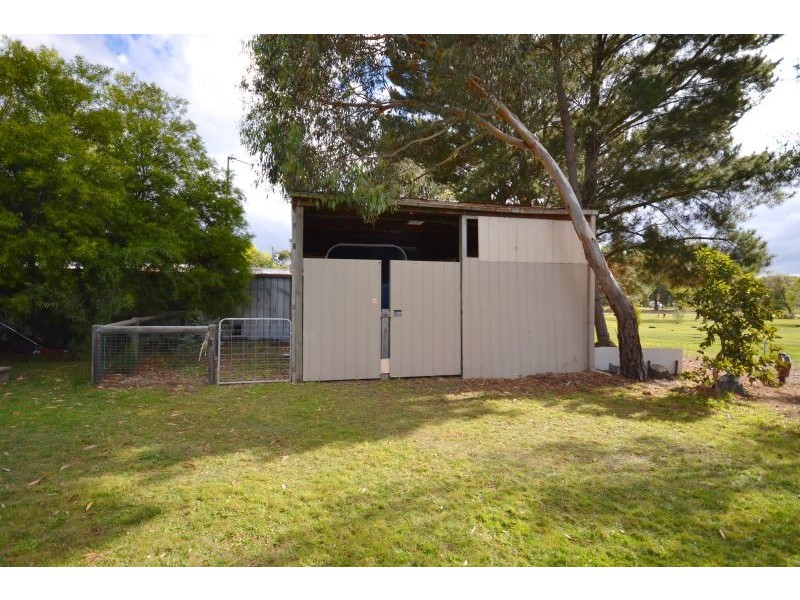 35 Doble Road, Smythes Creek VIC 3351