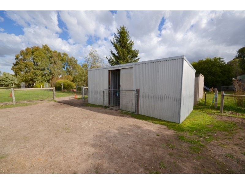 35 Doble Road, Smythes Creek VIC 3351
