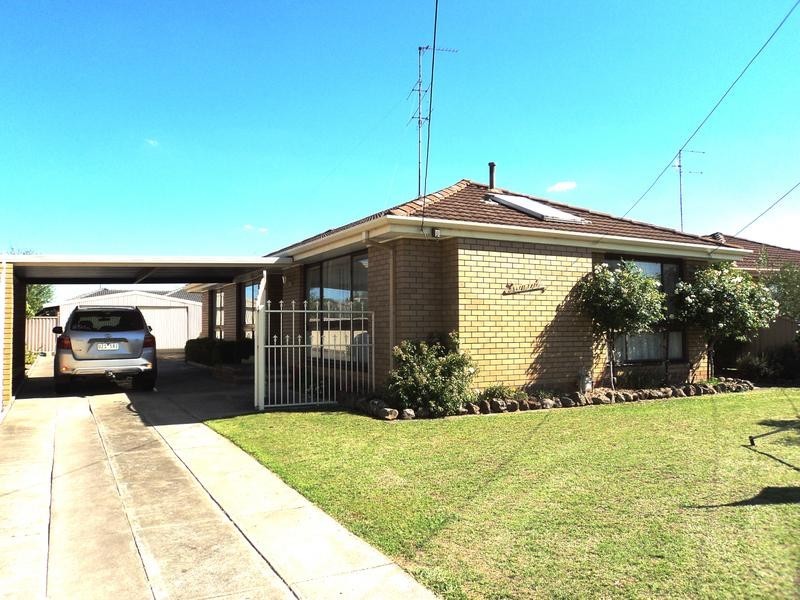 76 Marie Crescent, Wendouree VIC 3355