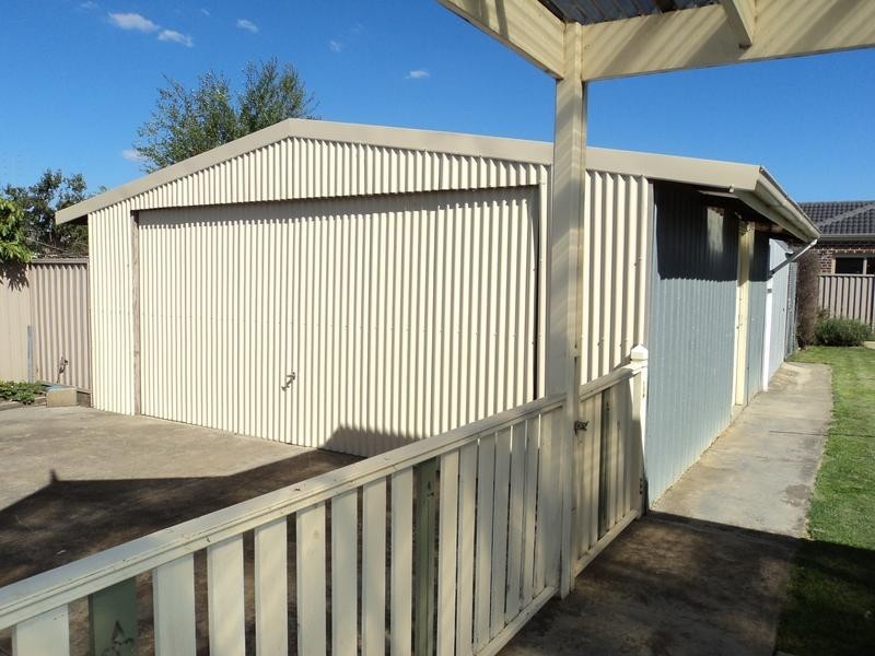 76 Marie Crescent, Wendouree VIC 3355