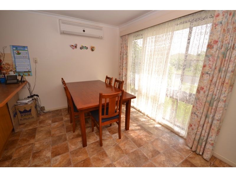 76 Marie Crescent, Wendouree VIC 3355