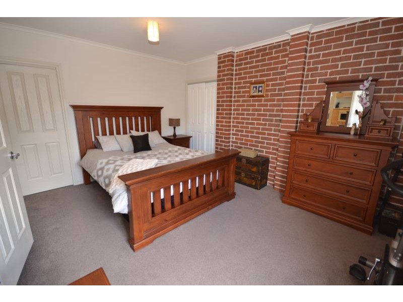 22 Westcliffe Crescent, Sebastopol VIC 3356