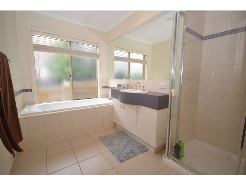 7 Petian Court, Ballarat North VIC 3350