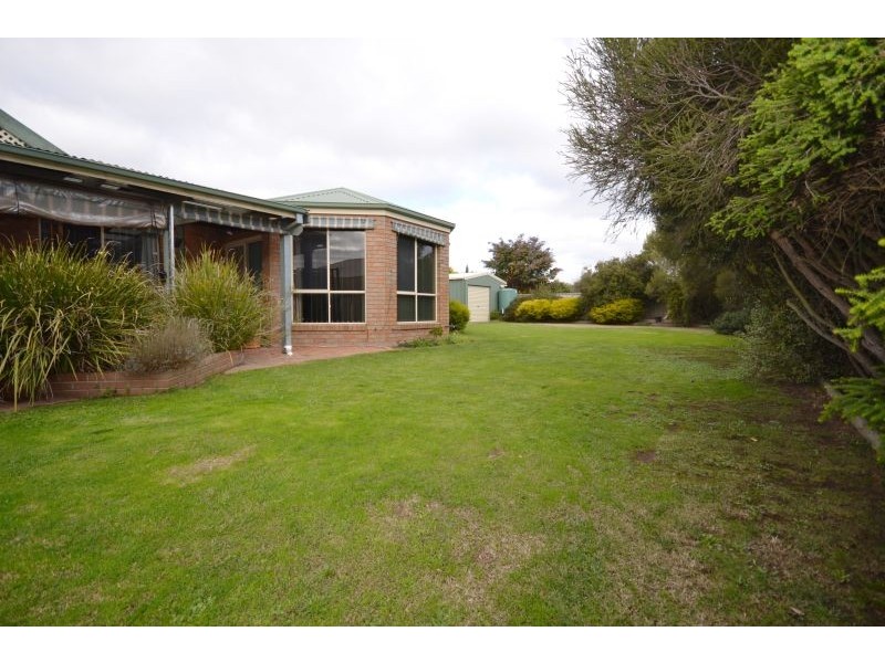 19 Wicklow Drive, Invermay Park VIC 3350