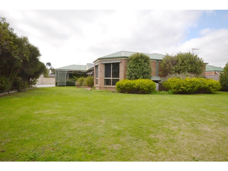 19 Wicklow Drive, Invermay Park VIC 3350