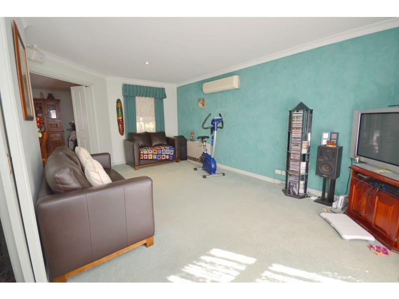 19 Wicklow Drive, Invermay Park VIC 3350