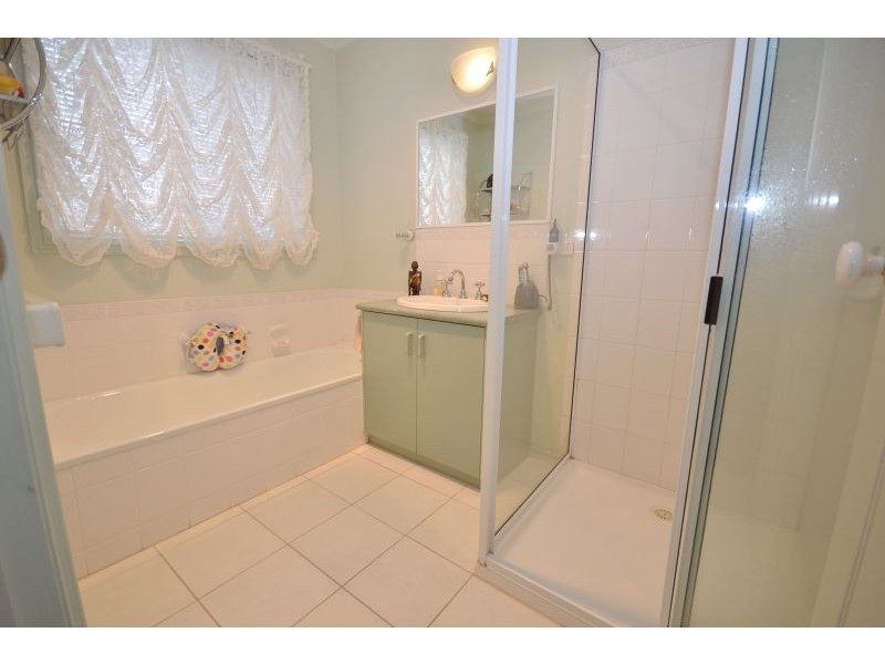 19 Wicklow Drive, Invermay Park VIC 3350