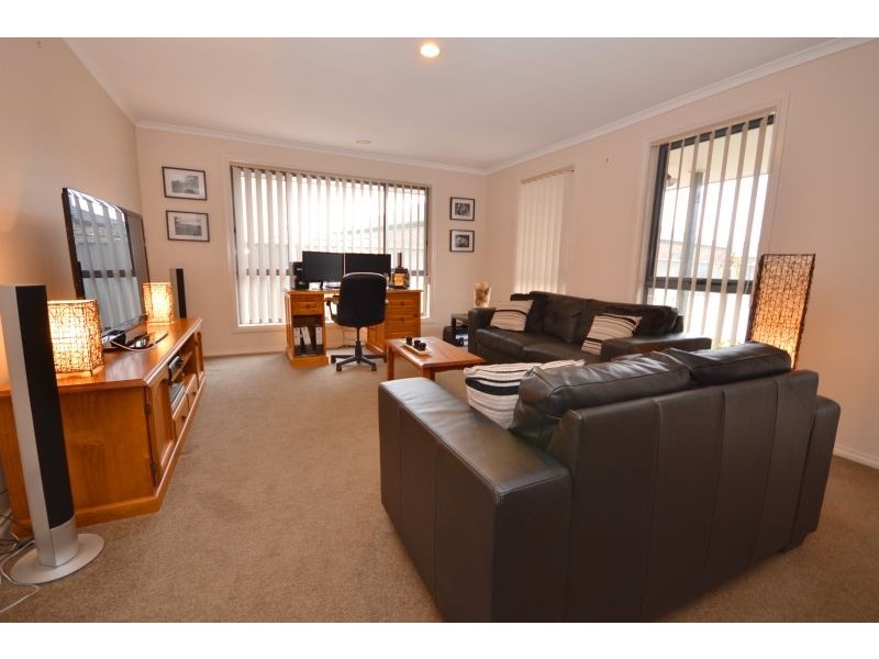 15B King George Way, Mitchell Park VIC 3352