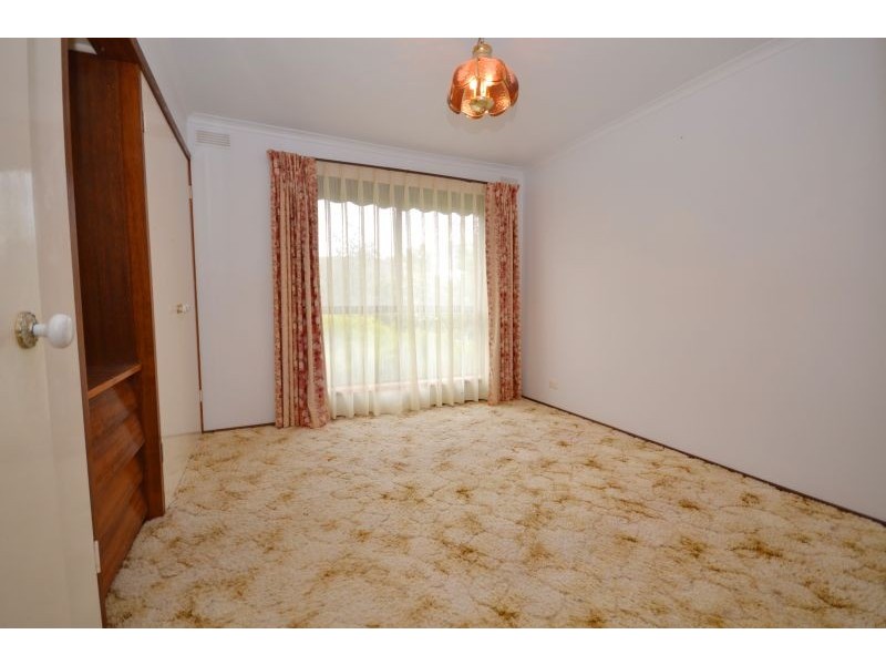 8 Marie Cresent, Wendouree VIC 3355