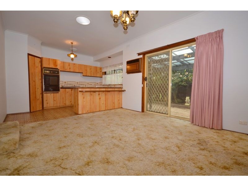 8 Marie Cresent, Wendouree VIC 3355