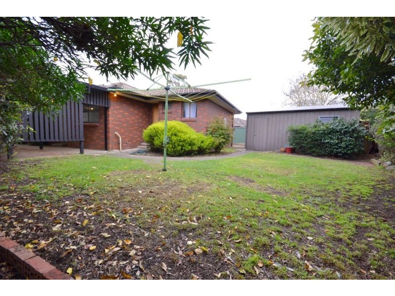 8 Marie Cresent, Wendouree VIC 3355