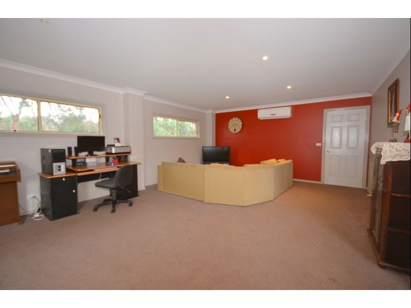 35 Urquhart Street, Gordon VIC 3345