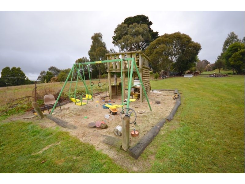 35 Urquhart Street, Gordon VIC 3345