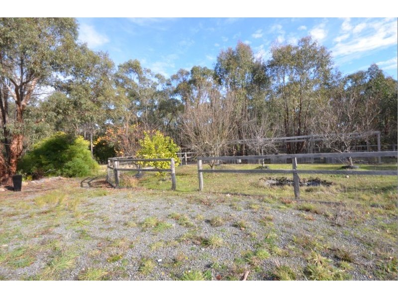 14 Parslow Road, Ross Creek VIC 3351