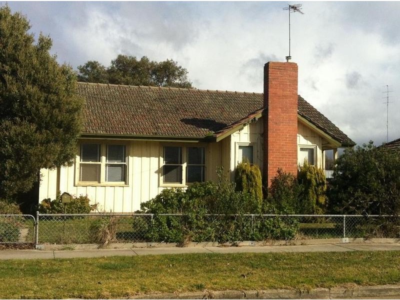 8 Larter Street, Golden Point VIC 3350