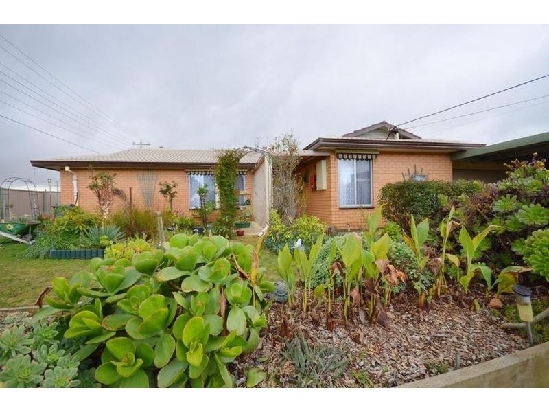 1 Elm Street, Wendouree VIC 3355