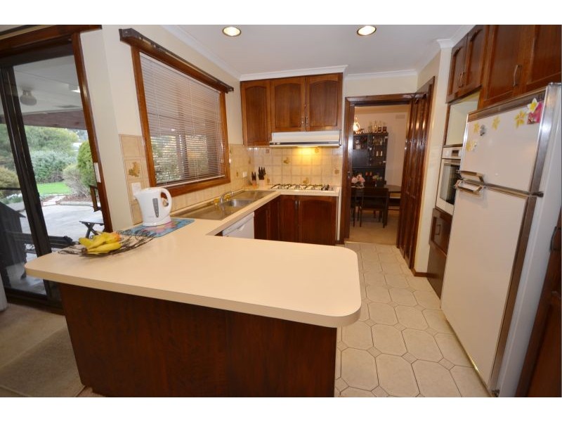 9 Vincent Court, Delacombe VIC 3356