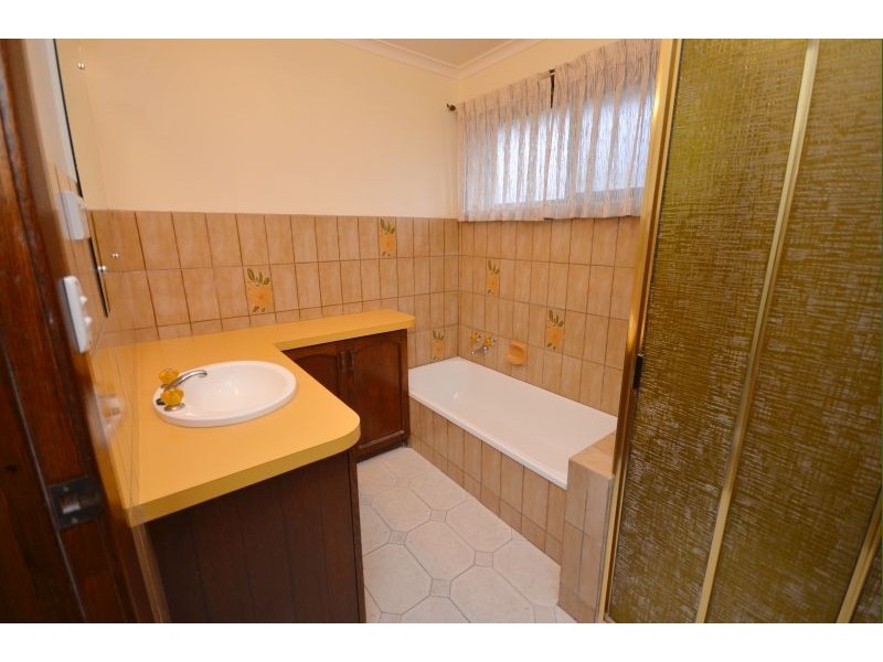 9 Vincent Court, Delacombe VIC 3356