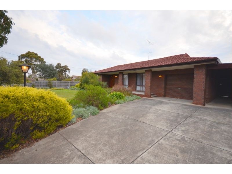 9 Vincent Court, Delacombe VIC 3356