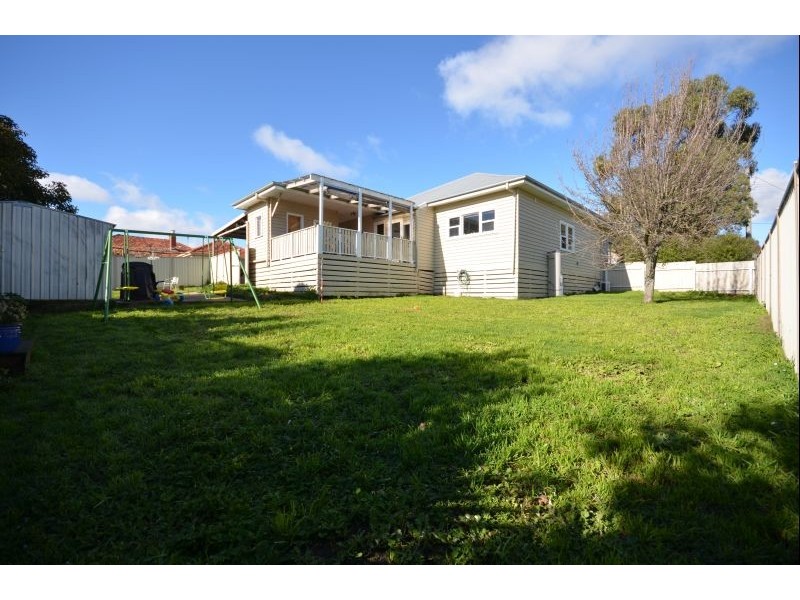 202 Elsworth Street West, Mount Pleasant VIC 3350