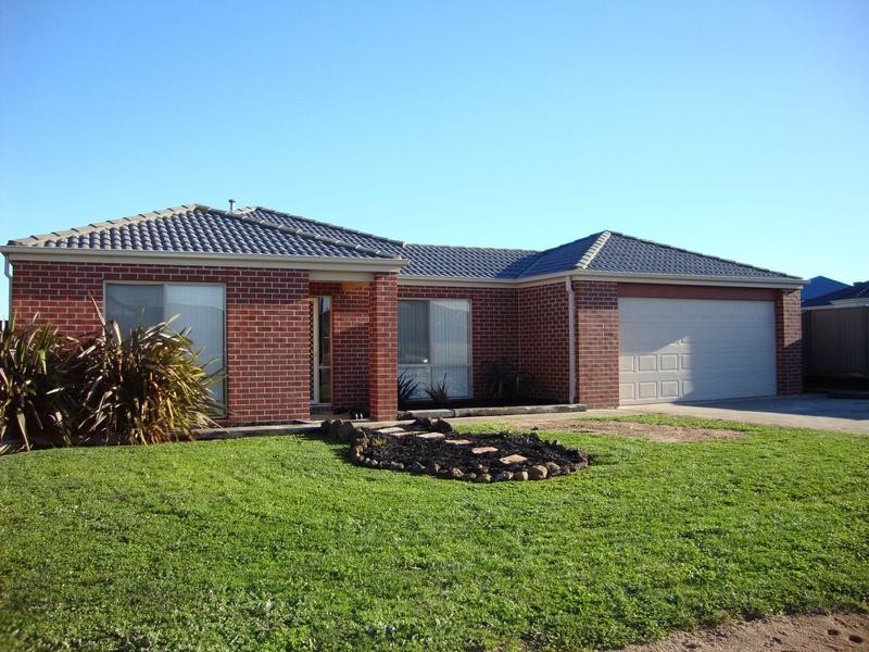 8 Adelphi Close, Delacombe VIC 3356