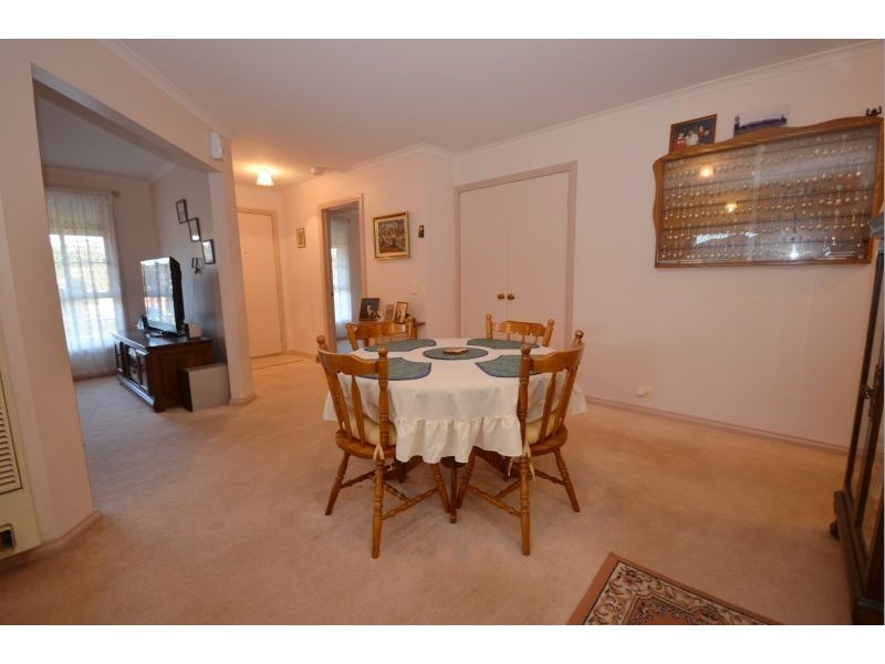 16 Melvyn Crescent, Mount Clear VIC 3350