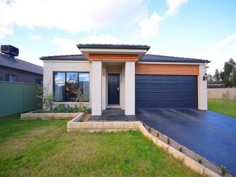 2 Therese Court, Miners Rest VIC 3352