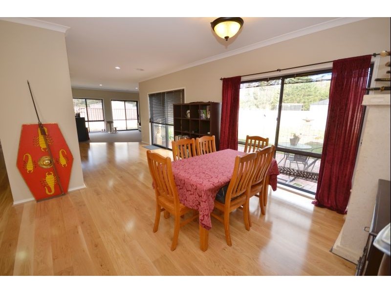 2 Therese Court, Miners Rest VIC 3352